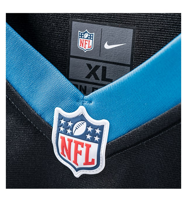 Carte Trading Card Cam Newton Panthers - 2017 Panini Black Friday Jumbo Patch #BFF-CN